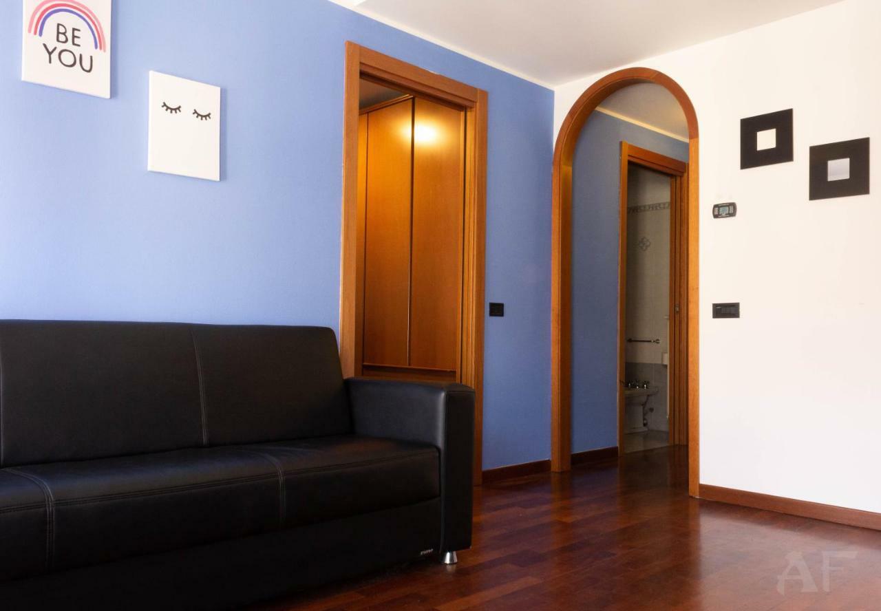 Corso San Gottardo - Darsena Flat Apartman Milánó Kültér fotó